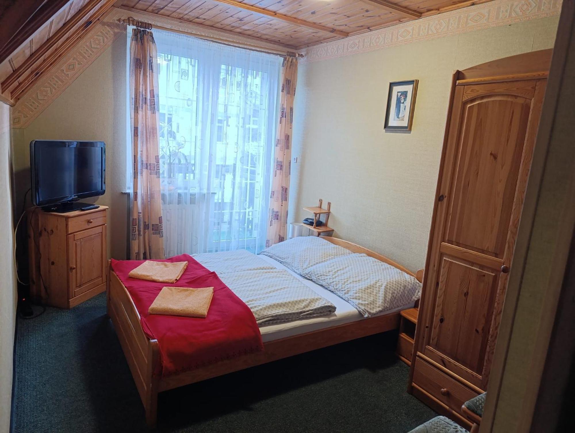 Karkoz Karpacz Bed & Breakfast Ruang foto