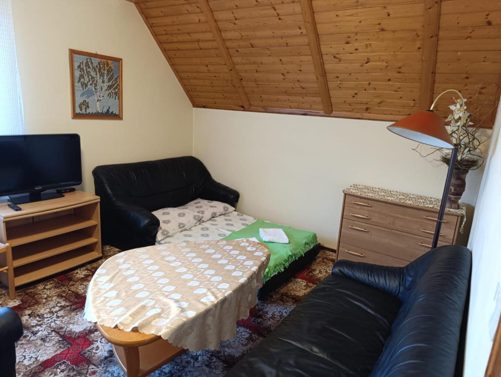 Karkoz Karpacz Bed & Breakfast Ruang foto